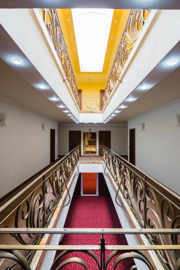 Hotel Opal Zalău エクステリア 写真